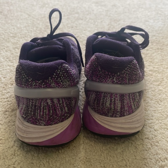 Running shoes - Picture 4 of 5